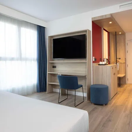 Hampton By Hilton Martiricos ホテル マラガ