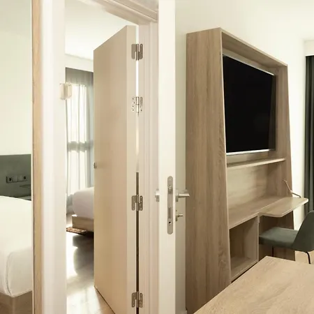 Hampton By Hilton Martiricos ホテル マラガ