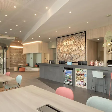 Hampton By Hilton Martiricos 말라가