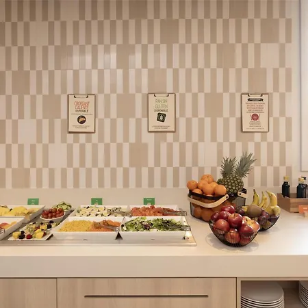 ホテル Hampton By Hilton Martiricos 3*