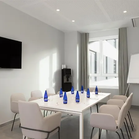 Hampton By Hilton Martiricos ホテル マラガ